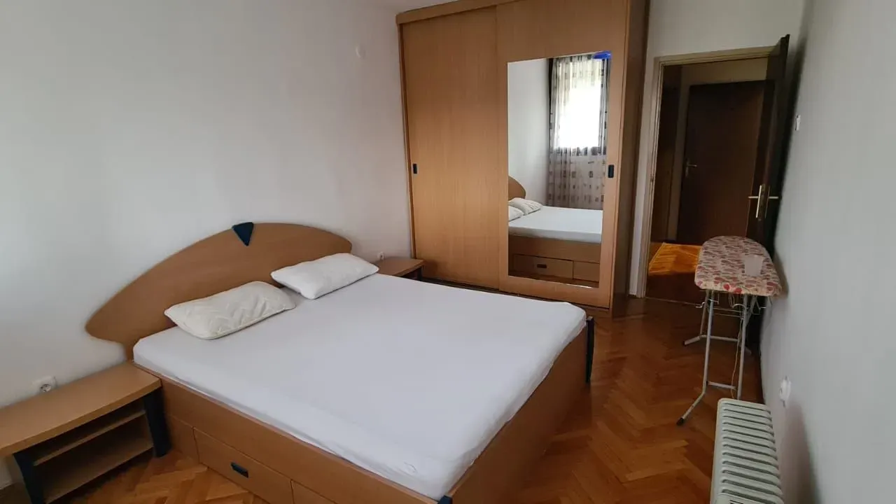 Izdavanje, jednosoban stan, 58m², Blok 5, Podgorica