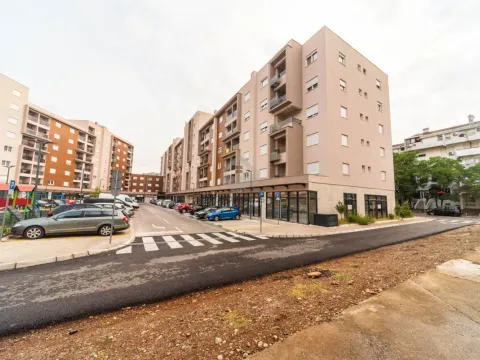 Izdavanje, poslovni prostor, 300m², Stari Aerodrom, Podgorica - image 2