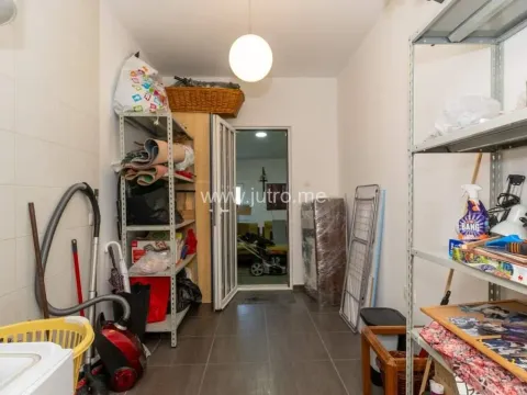 Izdavanje, kuća, 200m², Gorica, Danilovgrad - image 25