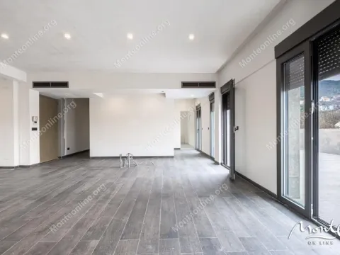 Prodaja, trosoban stan, 236m², Tivat, Crna Gora - image 7