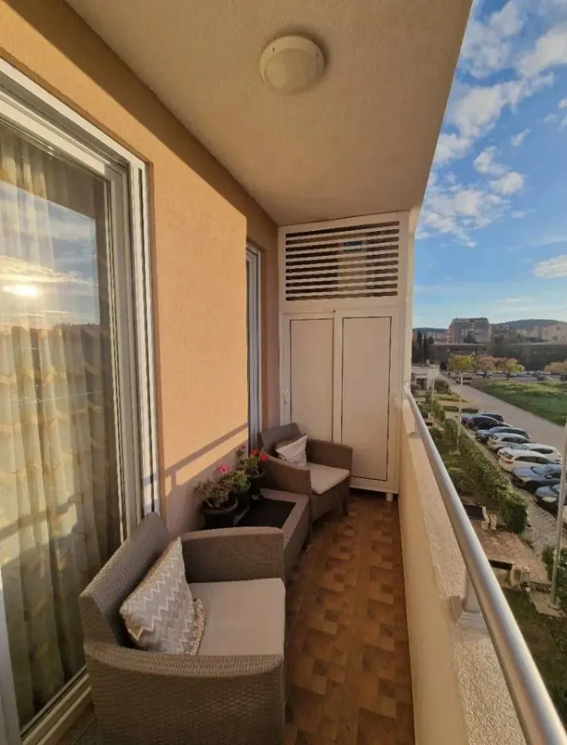 Sale, three bedroom apartment, 73m², Topolica, Bar