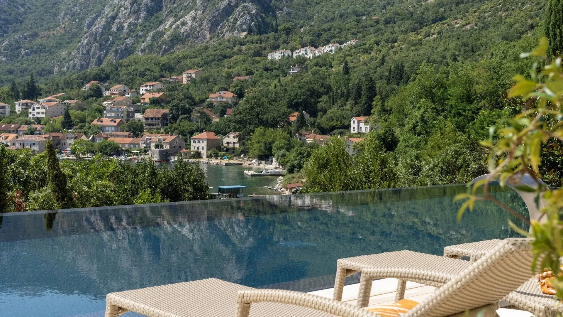 Prodaja, kuća, 526m², Orahovac, Kotor
