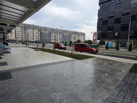 Izdavanje, poslovni prostor, 94m², Central Point, Podgorica - image 6