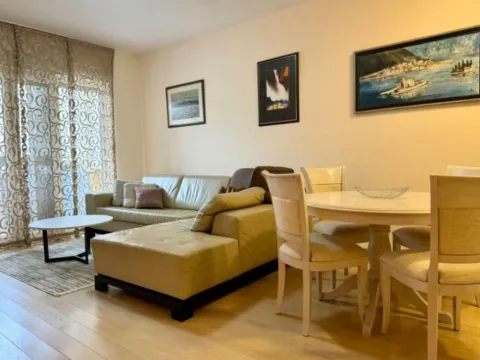 Rent, two bedroom apartment, 70m², Blok 6, Podgorica - image 3