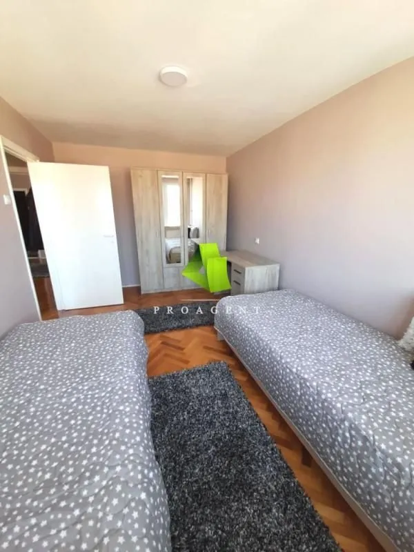 Izdavanje, trosoban stan, 68m², Medijana, Niš