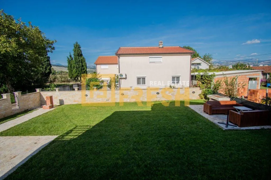 Rent, house, 320m², Gornja Gorica, Podgorica