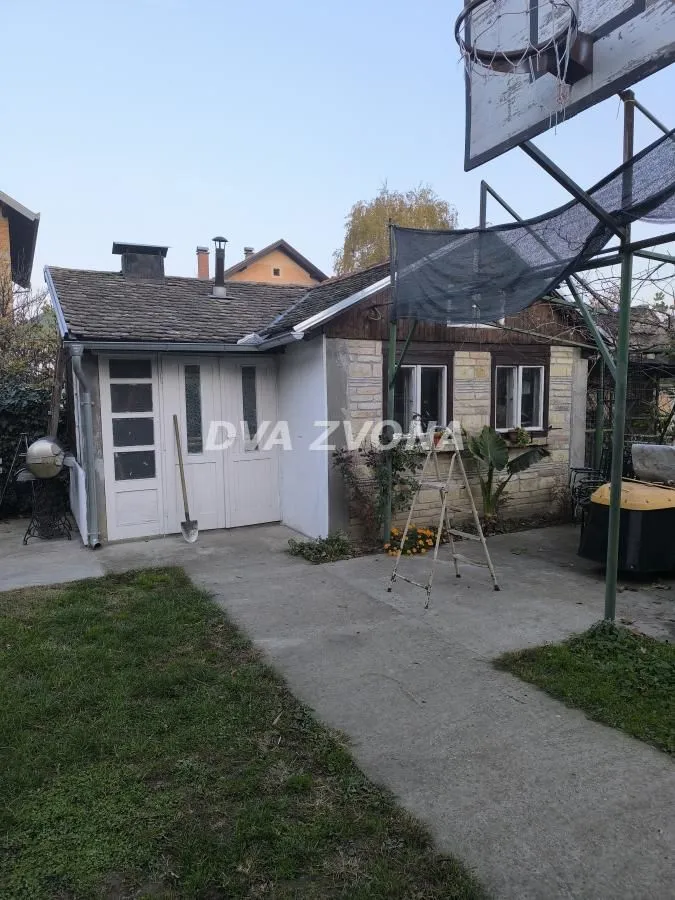 Prodaja, kuća, 360m², Adice, Novi Sad Sve Podlokacije