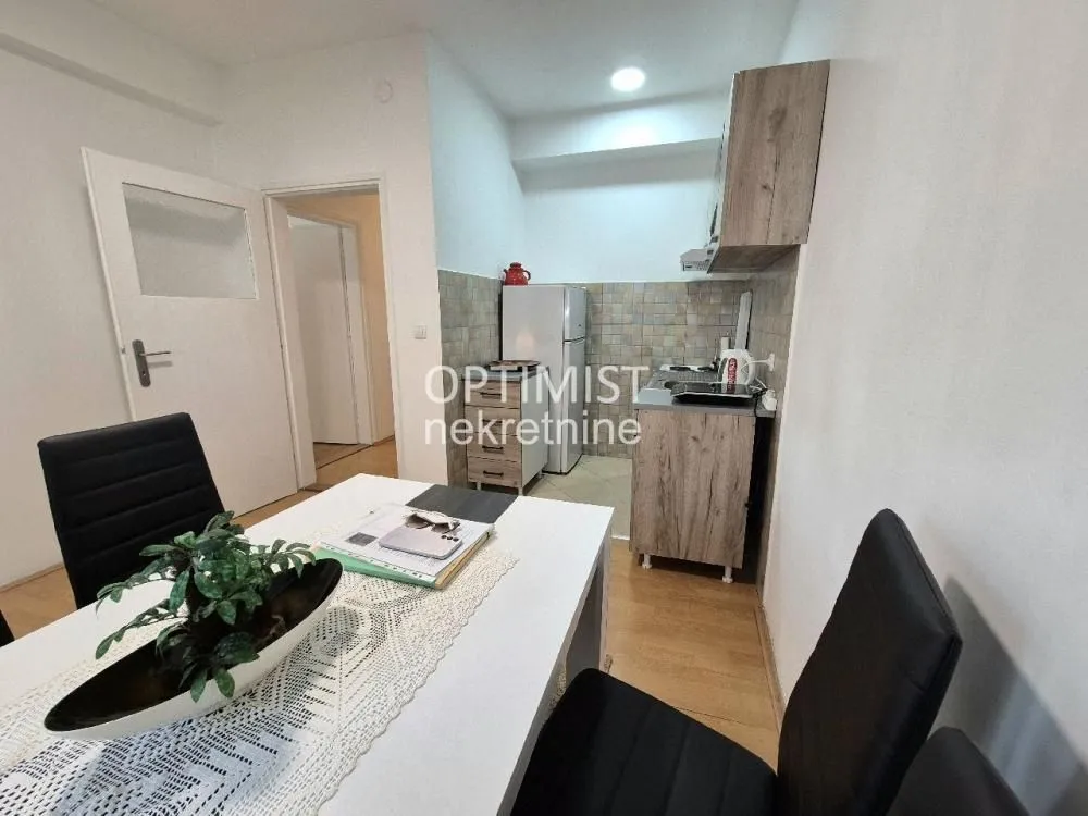 Izdavanje, dvosoban stan, 57m², Banovo Brdo, Beograd