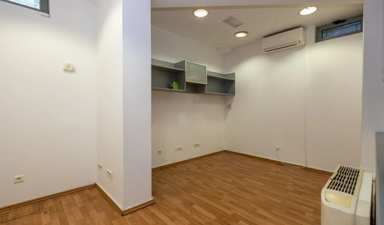 Rent, office space, 147m², Vezirov Most, Podgorica