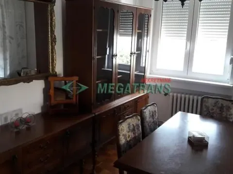 Izdavanje, četvorosoban stan, 97m², Centar, Novi Sad - image 8