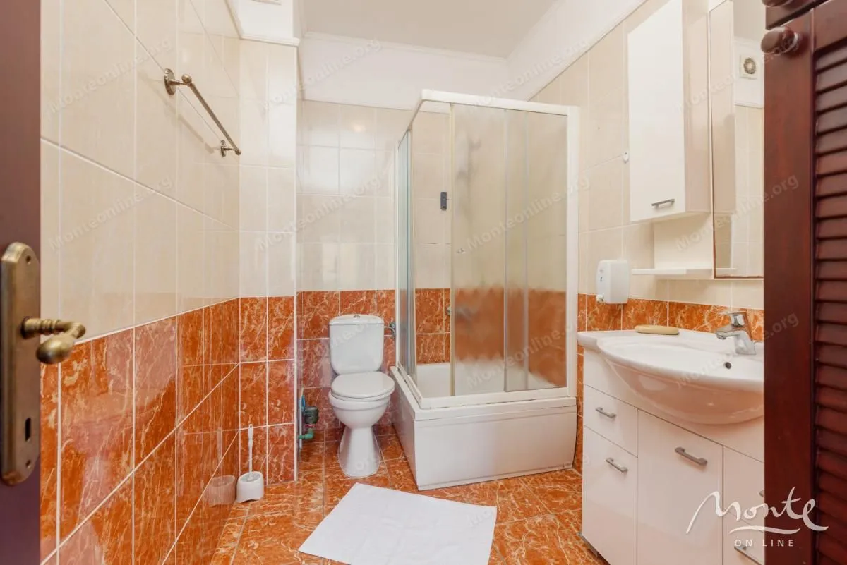 Prodaja, dvosoban stan, 84m², Kostanjica, Kotor