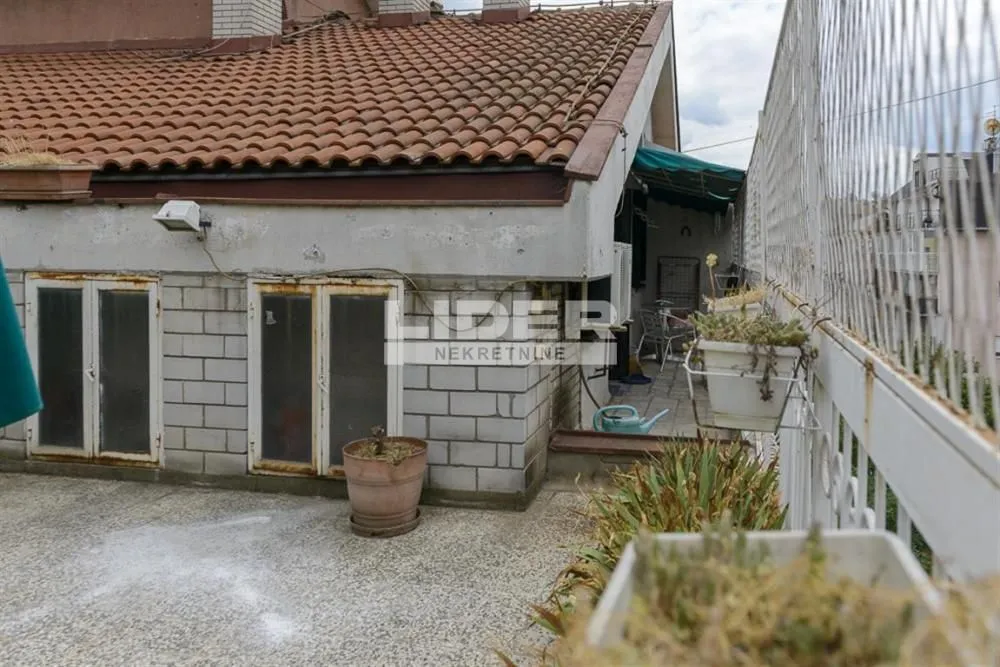 Prodaja, četvorosoban stan, 100m², Tašmajdan, Palilula Sve Podlokacije