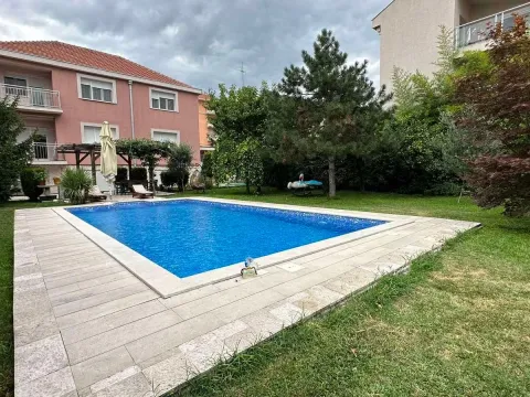 Prodaja, kuća, 340m², Gorica C, Podgorica - image 11