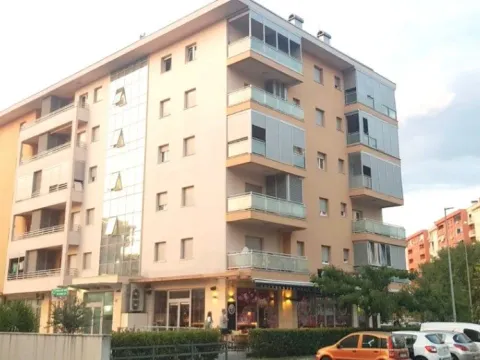 Izdavanje, jednosoban stan, 50m², City Kvart, Podgorica - image 10