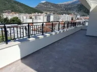 Izdavanje, poslovni prostor, 105m², Centar, Budva