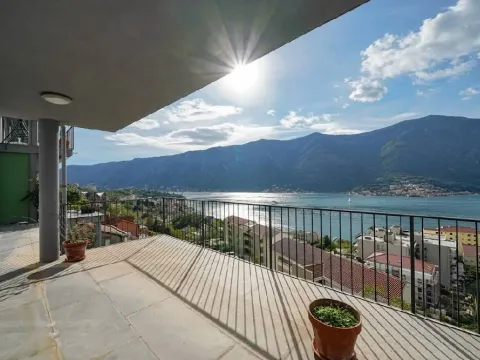 Prodaja, trosoban stan, 158m², Dobrota, Kotor - image 9