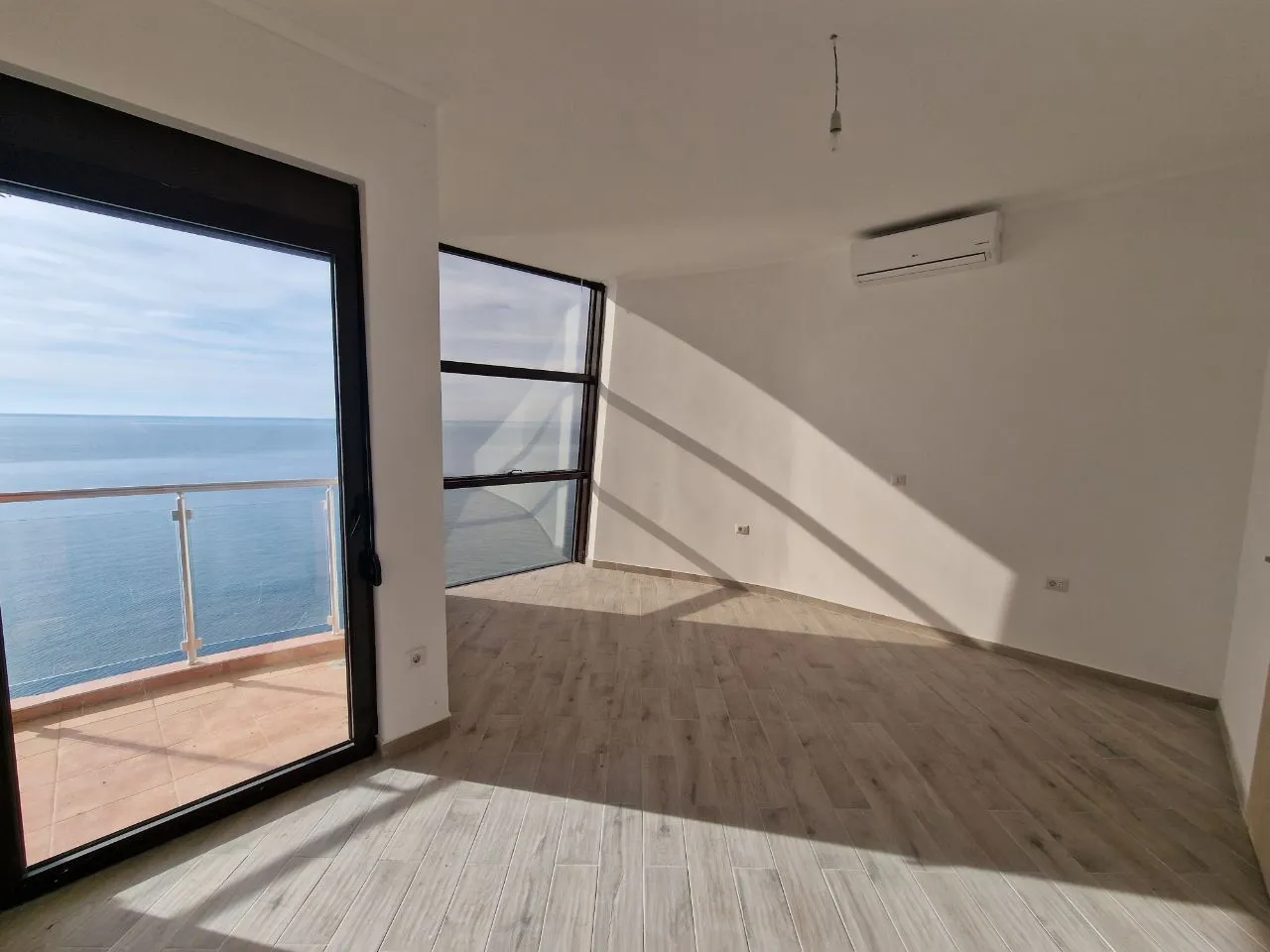 Prodaja, trosoban stan, 227m², Dobra Voda, Budva