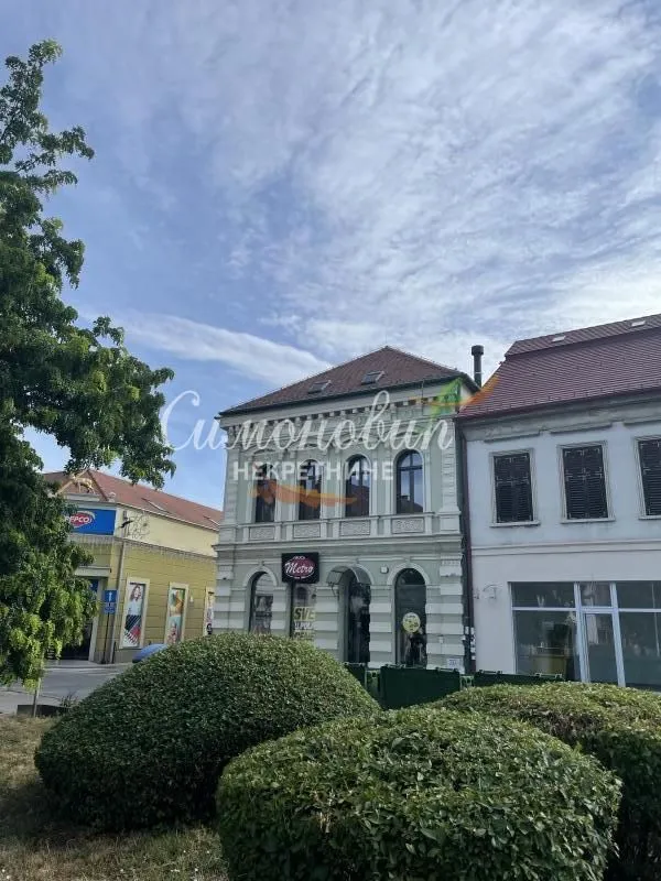 Prodaja, kuća, 700m², Sremska Mitrovica, Srbija