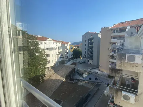 Prodaja, jednosoban stan, 55m², Centar, Budva - image 6