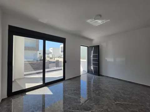 Sale, house, 86m², Ulcinj, Crna Gora - image 4