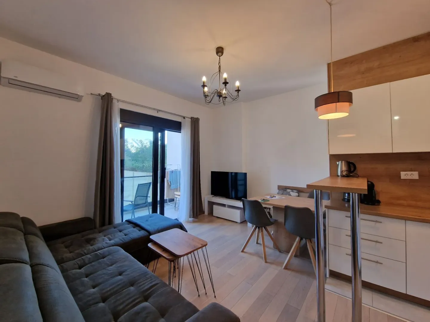Izdavanje, jednosoban stan, 43m², Bečići, Budva