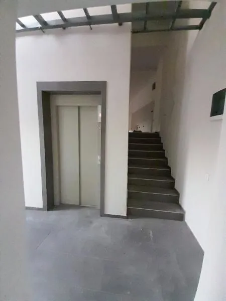 Rent, office space, 130m², Palilula, Niš