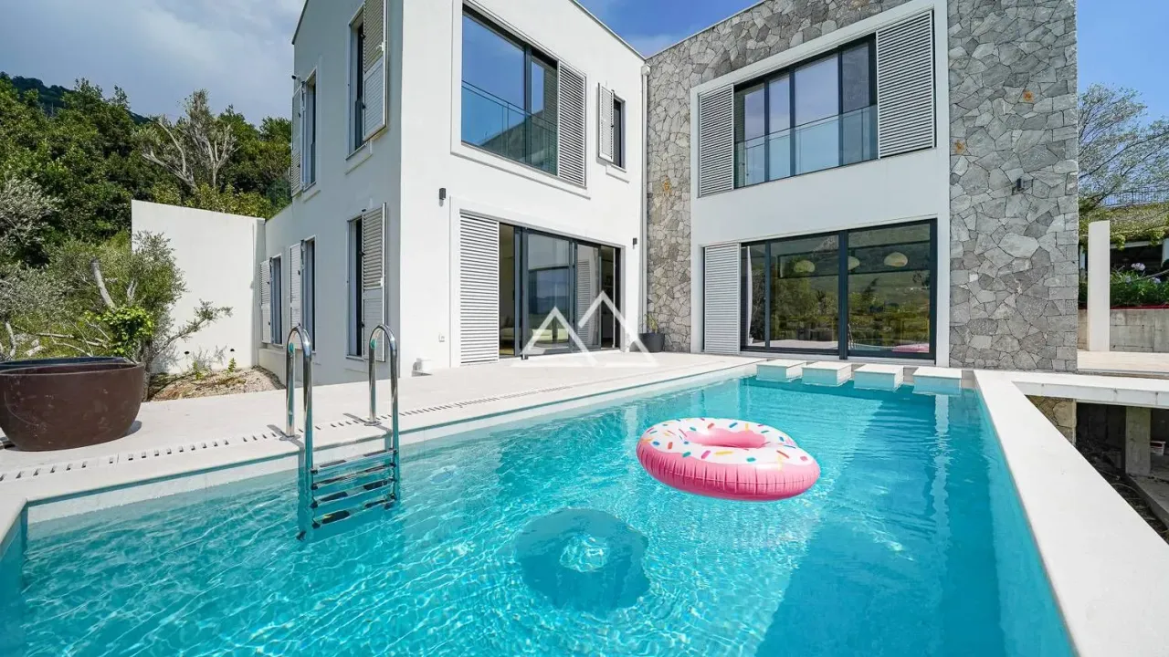 Sale, house, 220m², Tivat, Crna Gora