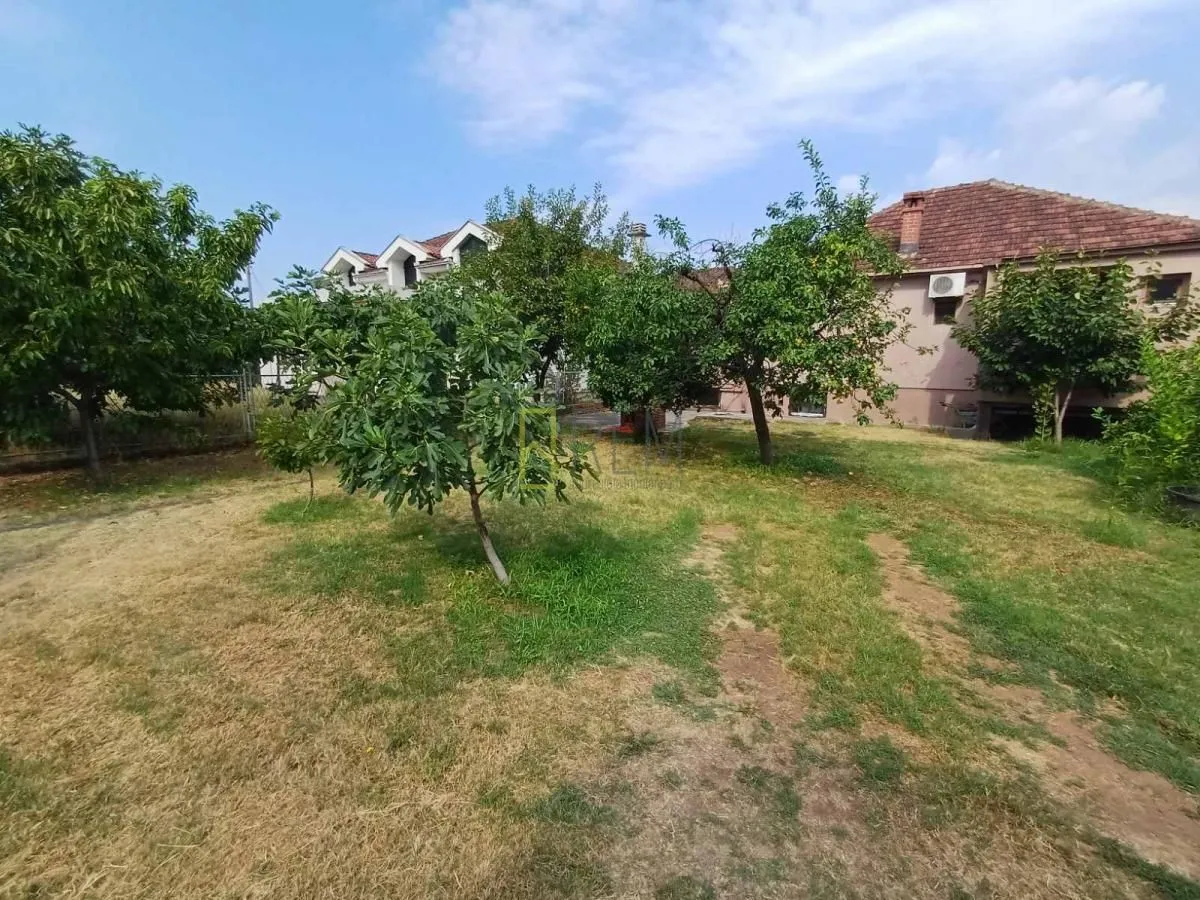 Sale, house, 161m², Tološi, Podgorica