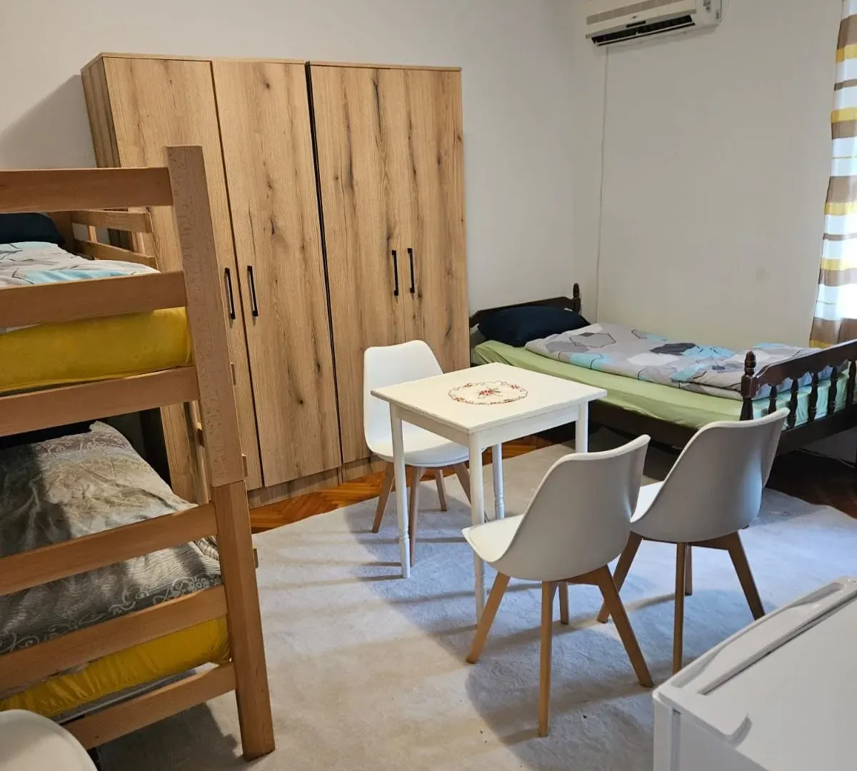 Izdavanje, stan, 90m², Kotor, Crna Gora