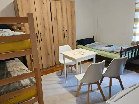 Rent, apartment, 90m², Kotor, Crna Gora - image 4