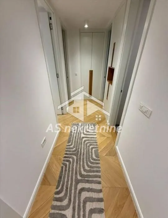 Izdavanje, trosoban stan, 76m², Novi Beograd Blok 33, Novi Beograd Sve Podlokacije