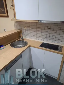 Izdavanje, dvosoban stan, 63m², Blok 6, Podgorica - image 19