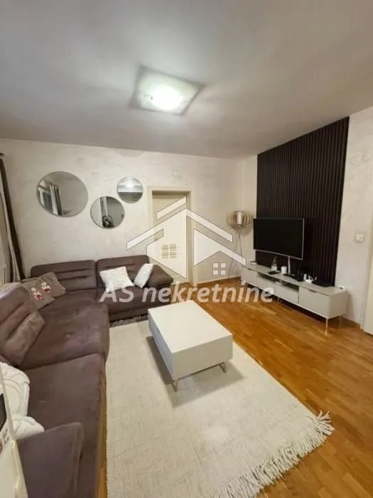 Izdavanje, trosoban stan, 73m², Voždovac Sve Podlokacije, Beograd