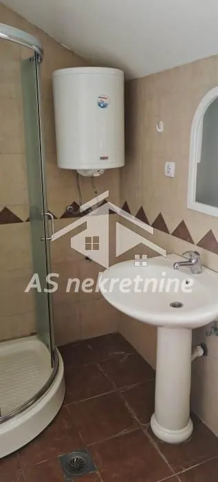 Izdavanje, kuća, 500m², Profesorska Kolonija, Palilula Sve Podlokacije