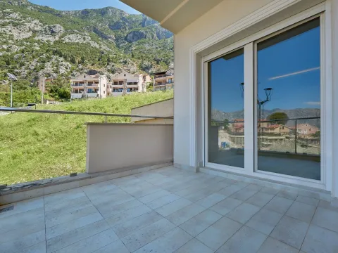 Sale, apartment, 60m², Dobrota, Kotor - image 10