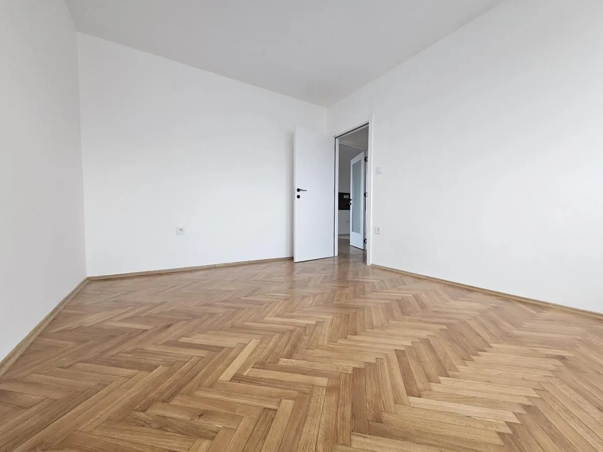 Prodaja, trosoban stan, 64m², Bulevar Oslobodjenja, Novi Sad Sve Podlokacije