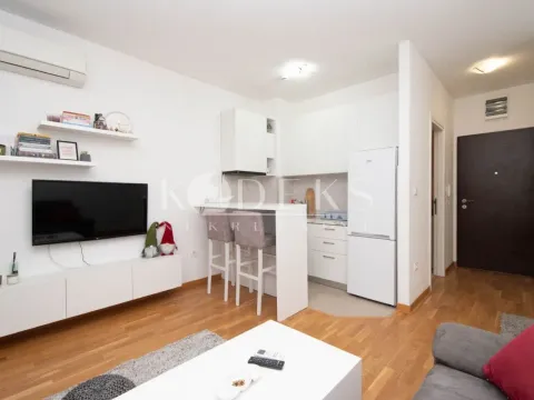 Rent, studio apartment, 27m², City Kej, Podgorica - image 4