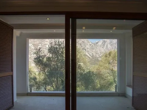 Sale, house, 584m², Stoliv, Kotor - image 12