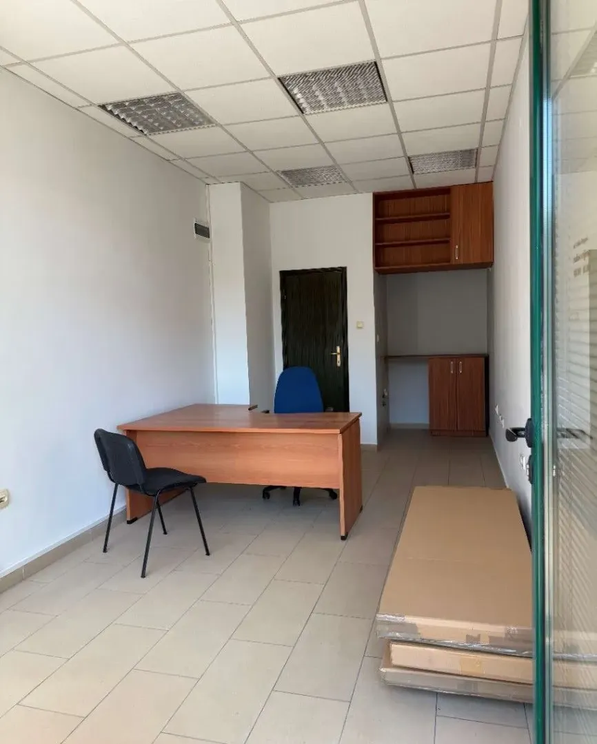 Izdavanje, poslovni prostor, 18m², Vezirov Most, Podgorica