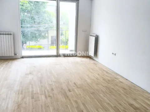 Prodaja, trosoban stan, 74m², Lion, Zvezdara Sve Podlokacije - image 1