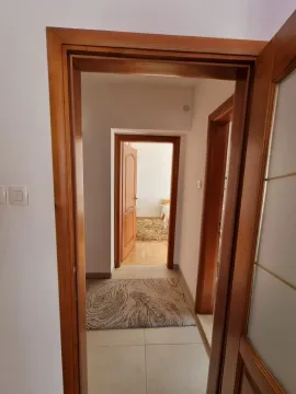 Izdavanje, dvosoban stan, 60m², Centar, Podgorica - image 11