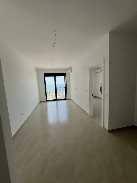 Rent, two bedroom apartment, 45m², Dobra Voda, Bar