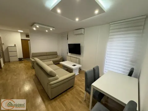 Izdavanje, trosoban stan, 80m2, Neimar, Vračar, Beograd Izdavanje, trosoban stan, 80m2, Neimar, Vračar, Beograd
