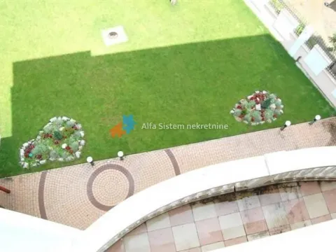 Izdavanje, stan, 300m², Savski Venac, Beograd - image 23