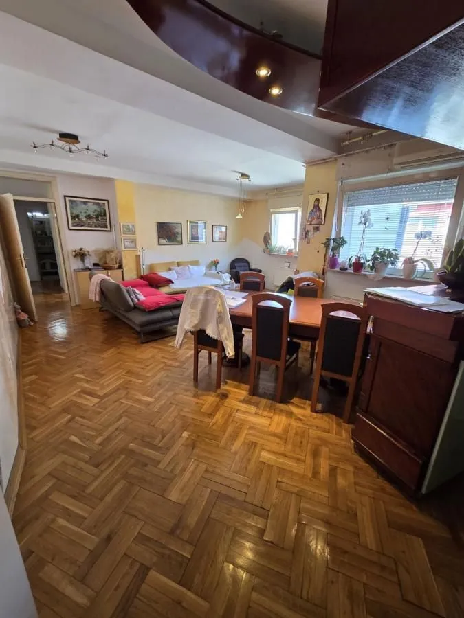 Prodaja, četvorosoban stan, 105m², Grbavica, Novi Sad Sve Podlokacije