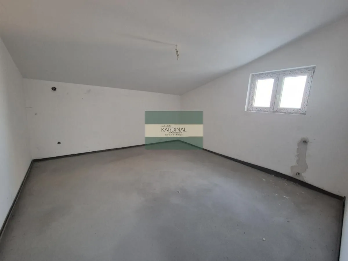 Prodaja, stan, 222m², Centar, Jagodina