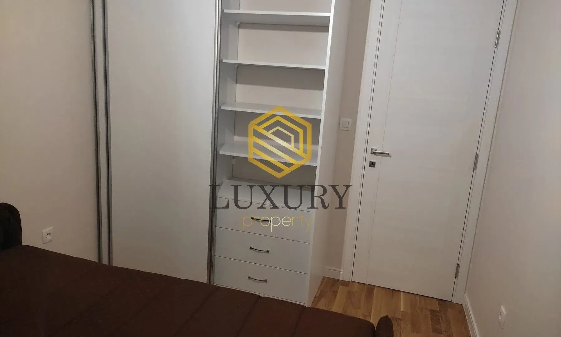 Izdavanje, jednosoban stan, 40m², Pobrežje, Podgorica