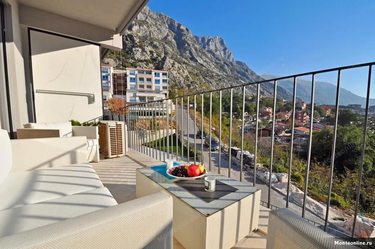Prodaja, jednosoban stan, 52m², Dobrota, Kotor