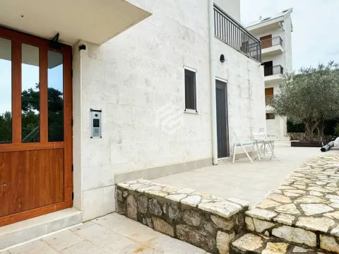 Rent, one bedroom apartment, 51m², Đuraševići, Tivat - image 20