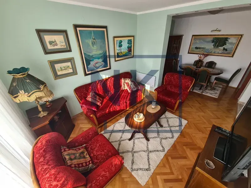 Izdavanje, dvosoban stan, 65m², Stara Varoš, Podgorica
